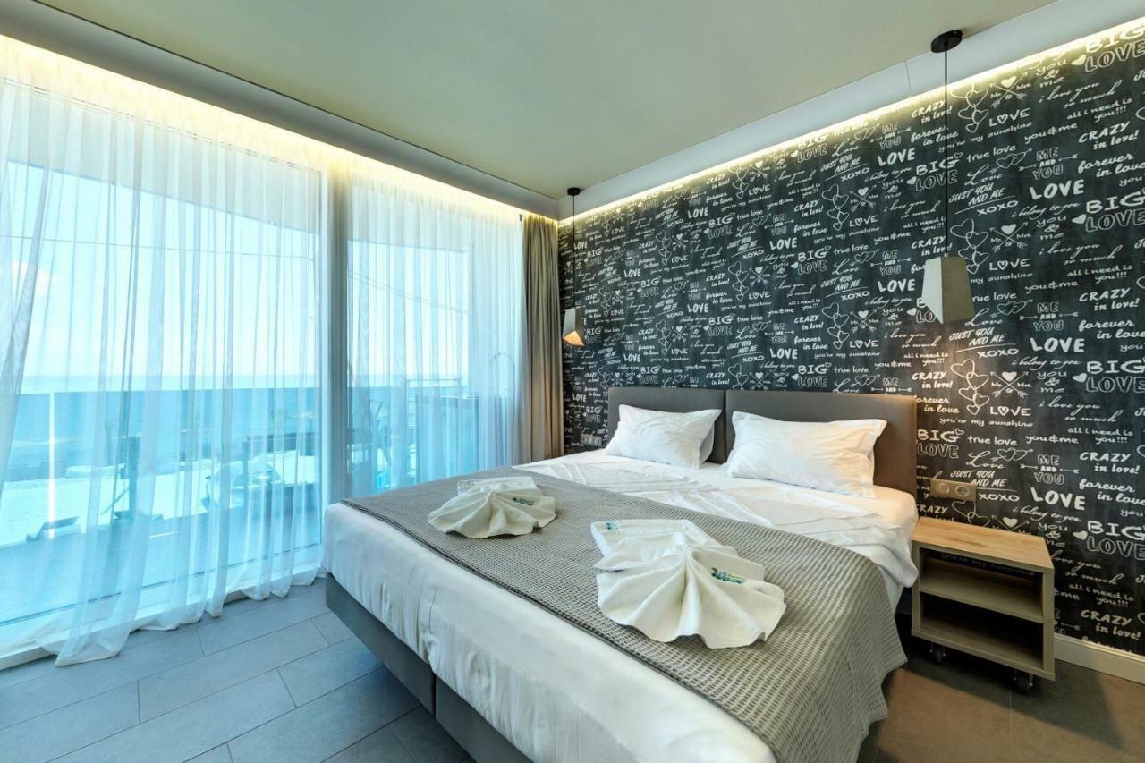 Barocco Wave Hotel สกาลา โปเตมิอัส ภายนอก รูปภาพ